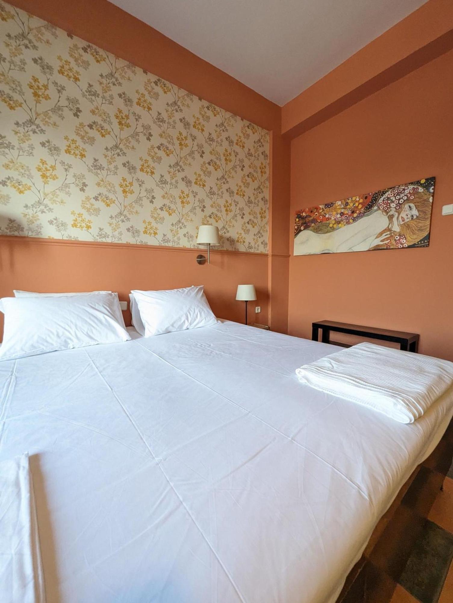Okeania Seafront Rooms In Kamena Vourla Extérieur photo
