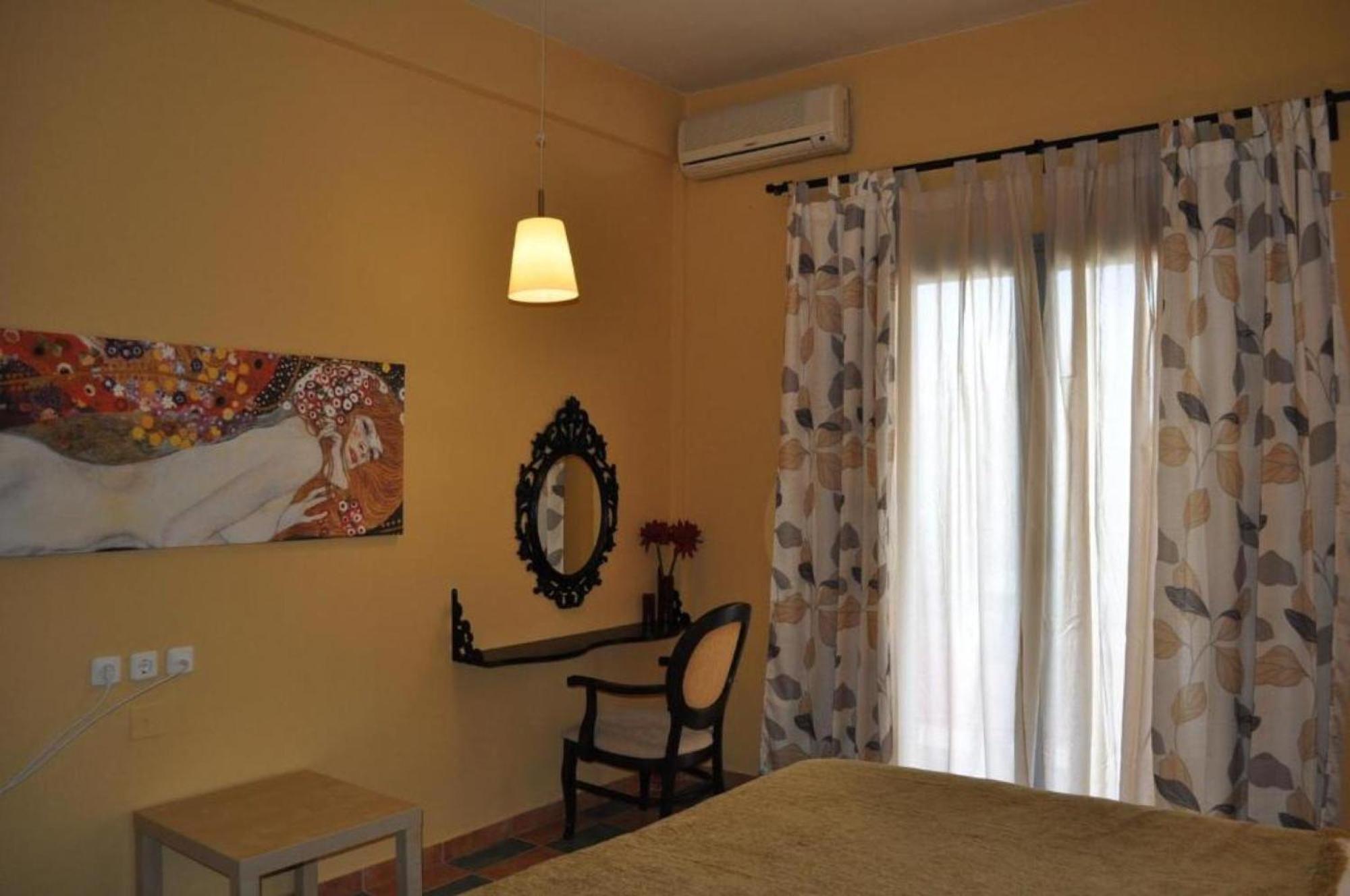 Okeania Seafront Rooms In Kamena Vourla Extérieur photo