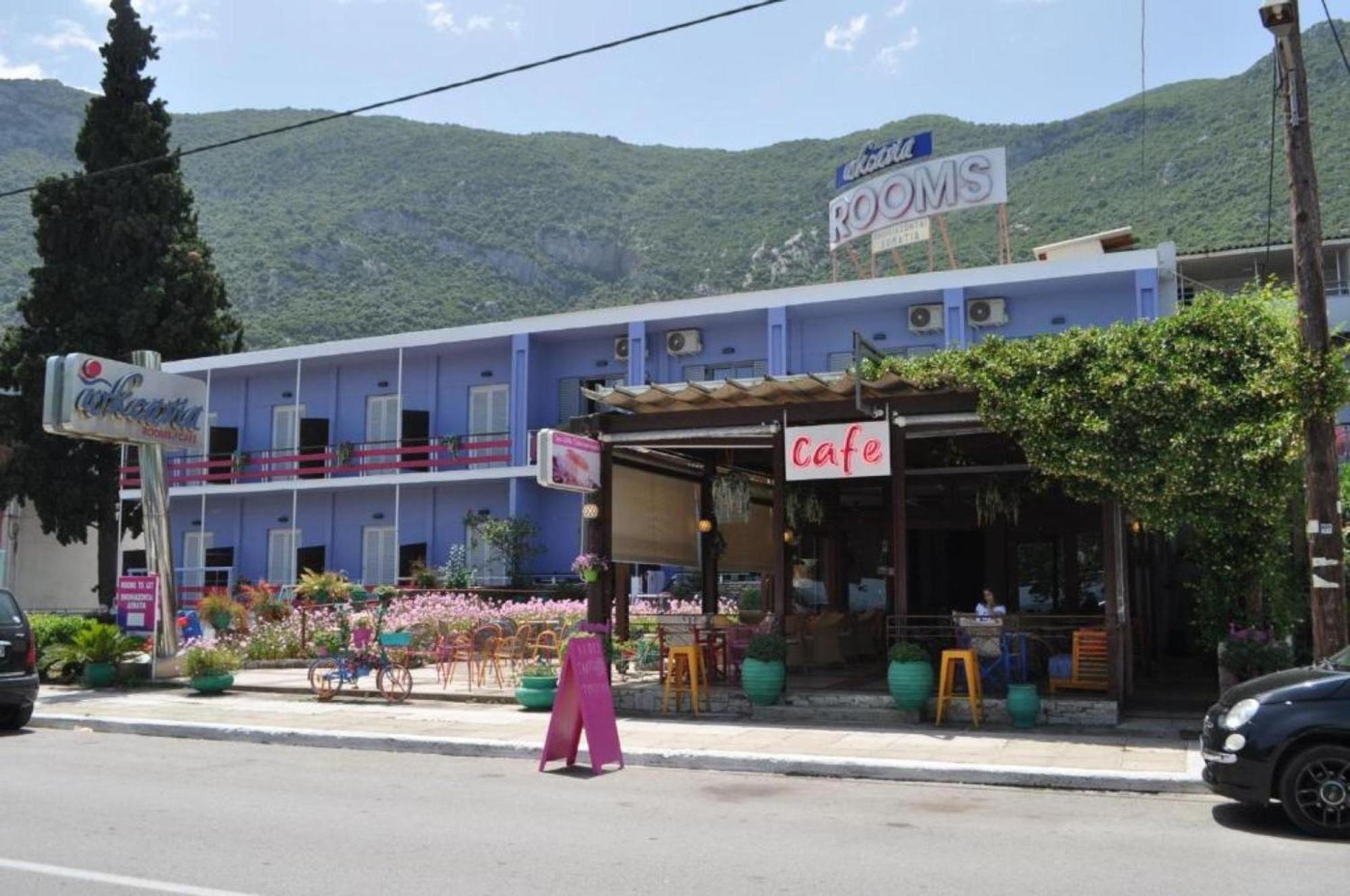 Okeania Seafront Rooms In Kamena Vourla Extérieur photo