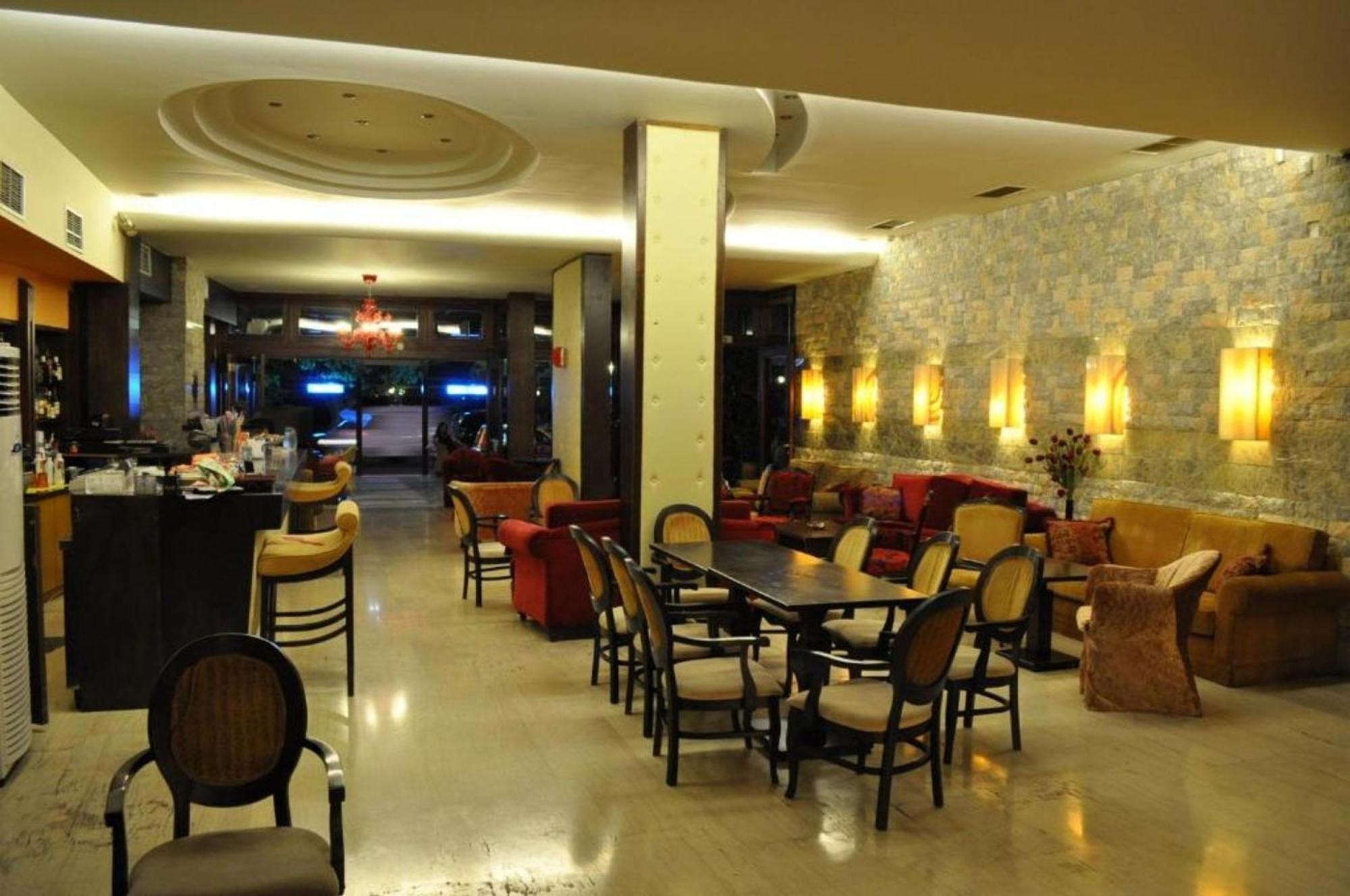 Okeania Seafront Rooms In Kamena Vourla Extérieur photo